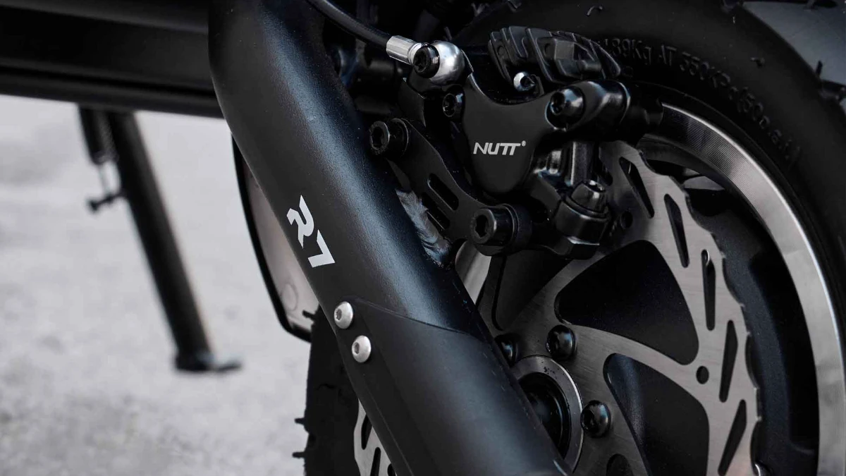 NUTT hydraulic disc brake and caliper on the ROVORON R7 PRO