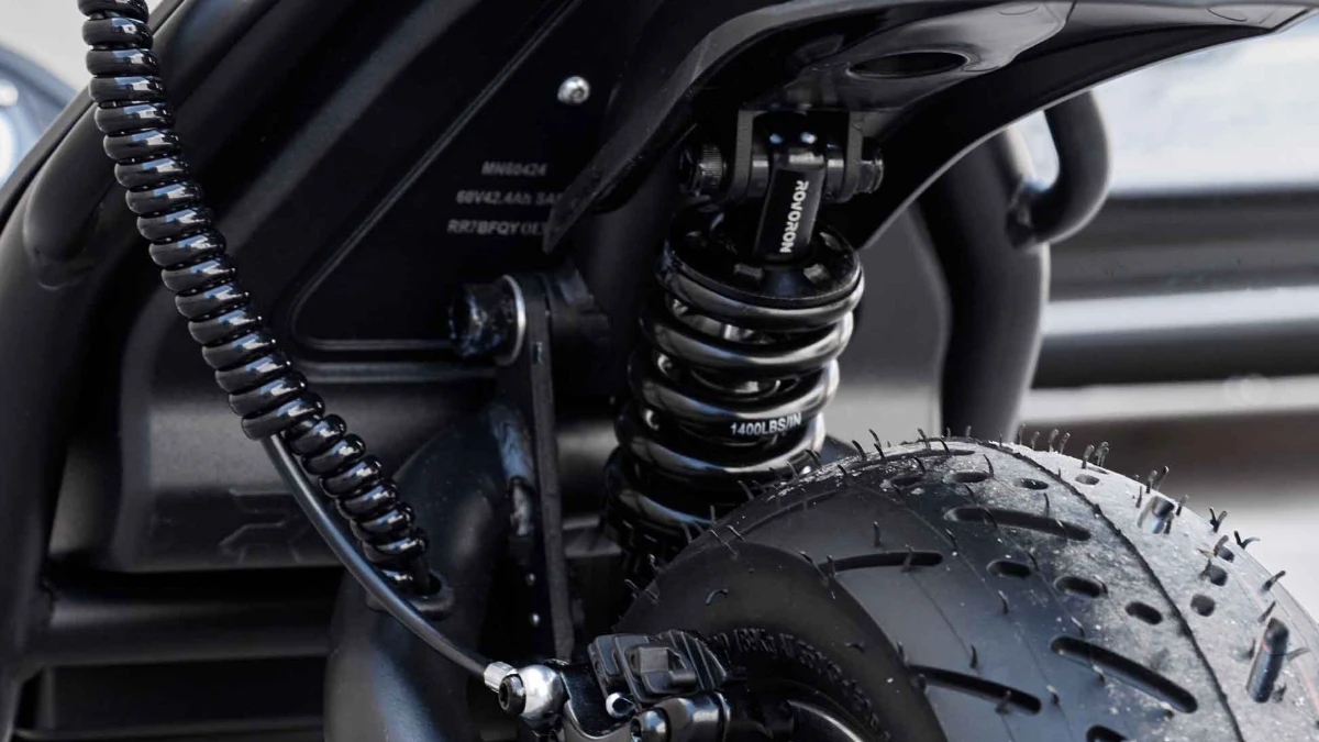 ROVORON R7 PRO coil spring suspension and tubeless tyre