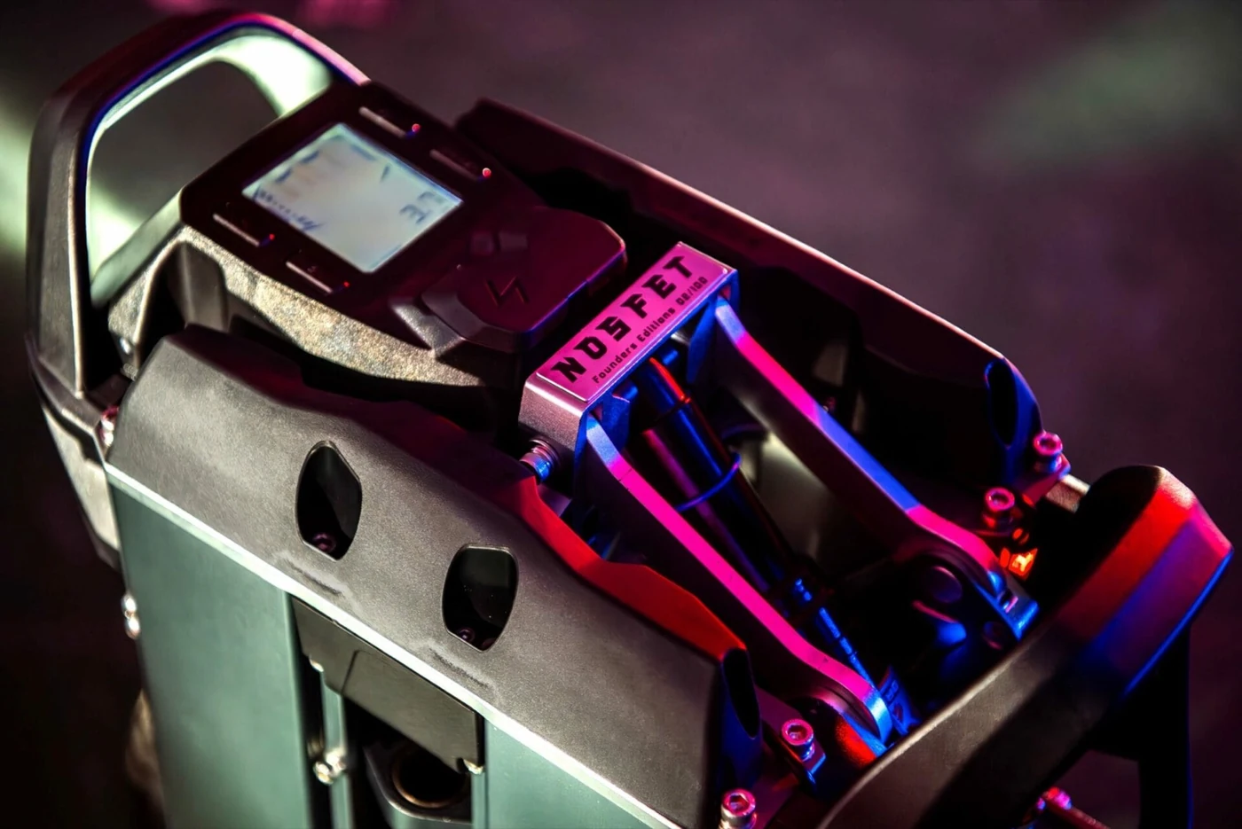NOSFET APEX display and suspension linkage close-up