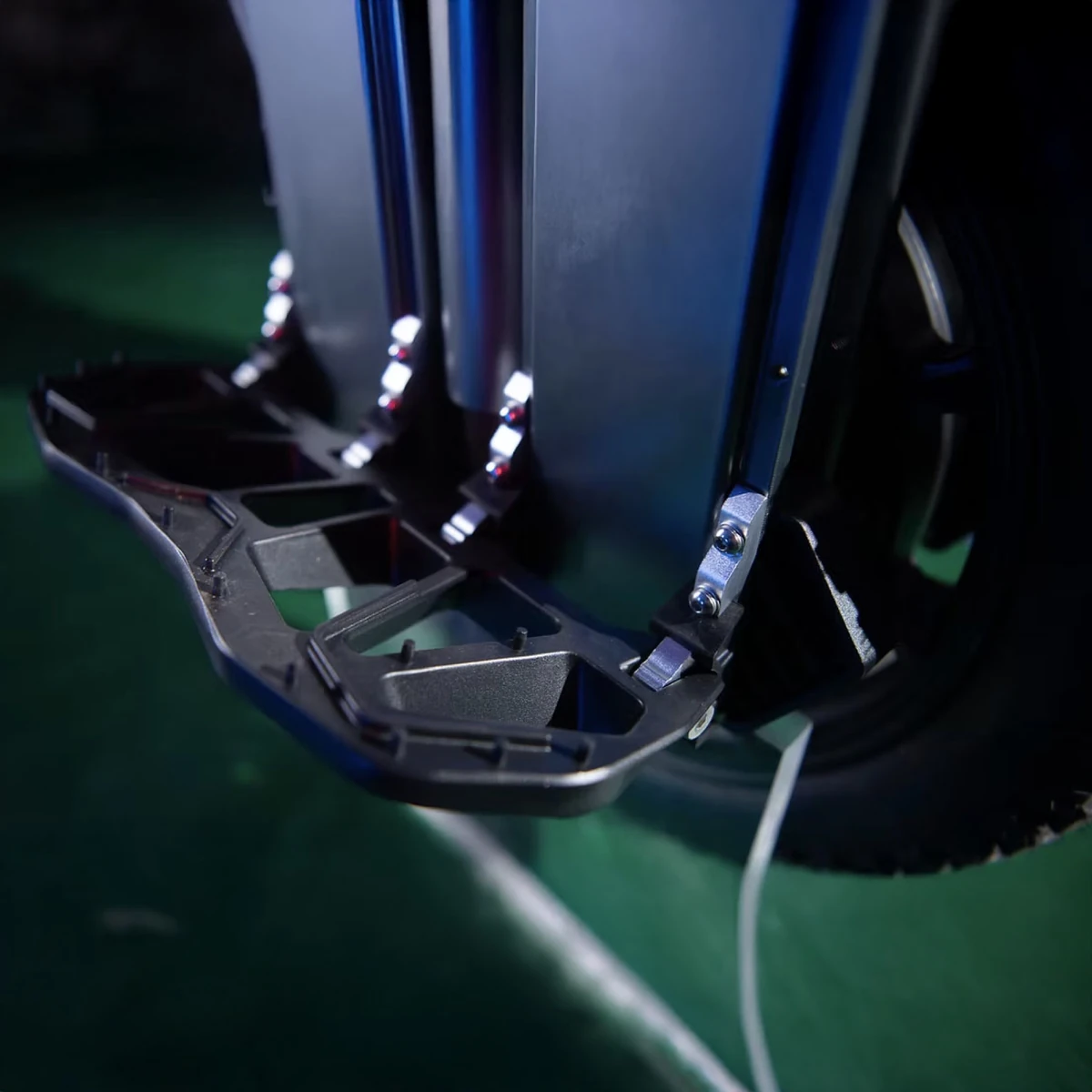 NOSFET APEX spiked pedals
