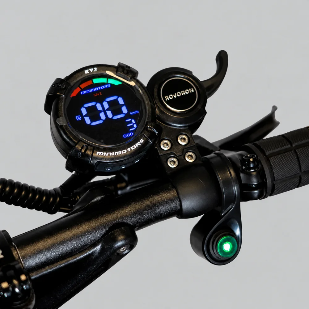 ROVORON R5 PRO EY3 APP display and throttle on grey background